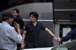 Shahrukh Khan snapped at Mehboob Studio on 30th March 2012 (3).JPG